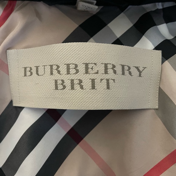Burberry rain jacket with removable hood - Picture 1 of 3